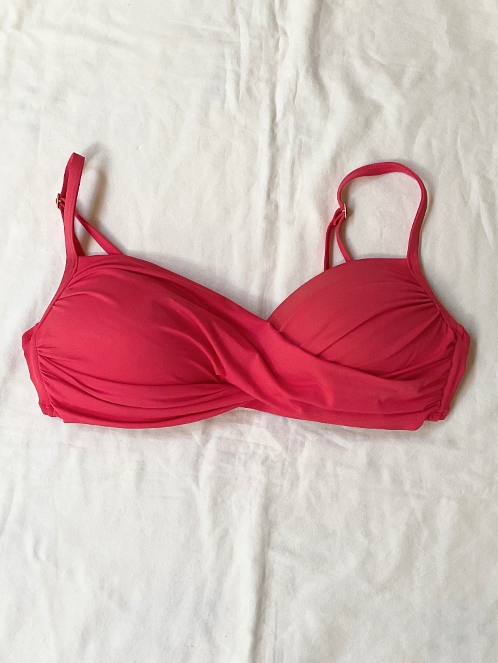 La Blanca Island Goddess Coral Swimsuit Bathing Suit Bikini Top Twist Wrap